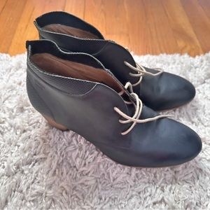 Anthropologie Coque Terra leather lace up bootie black boot 2” heel size 41